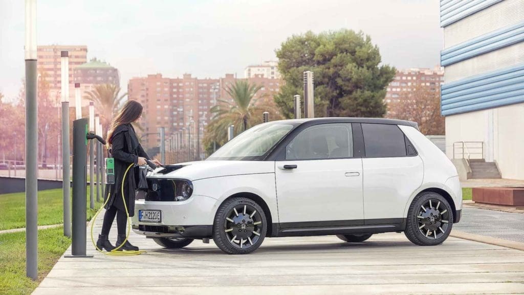 Honda e charging