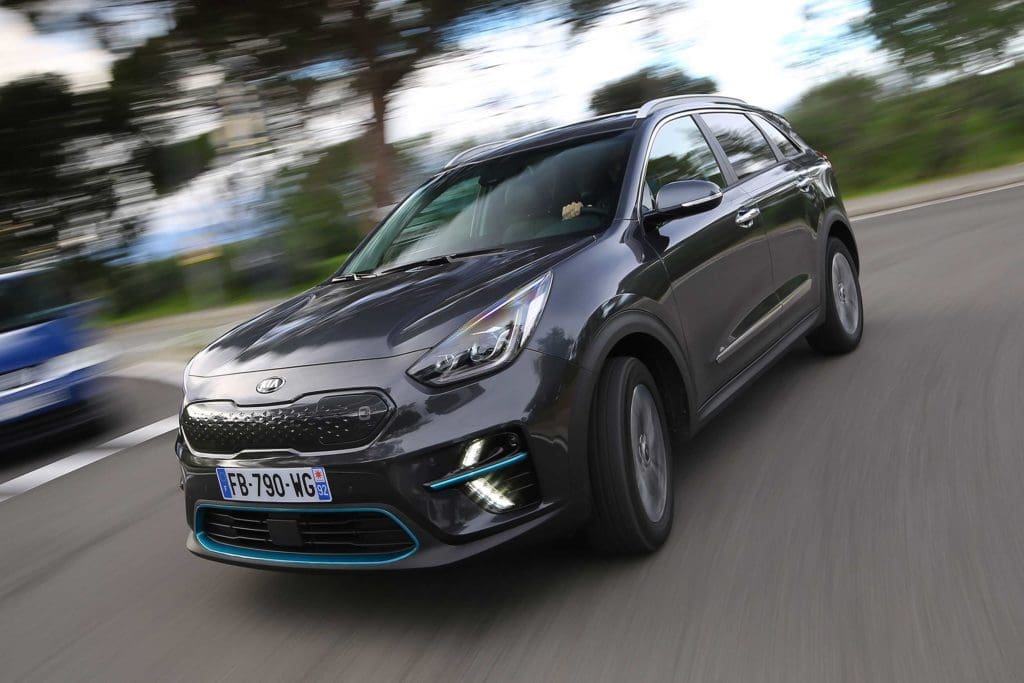 Kia e Niro outside