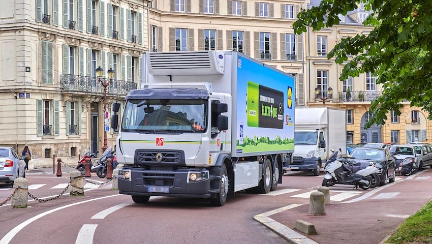 Renault Trucks expands electric truck lineup with new 18 tonne model