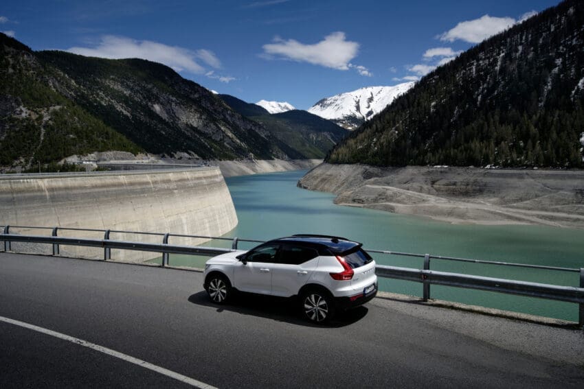 We’ve ranked the world’s most technologically advanced countries from 1 (best) to 25 (worst) on five key EV-relevant metrics: