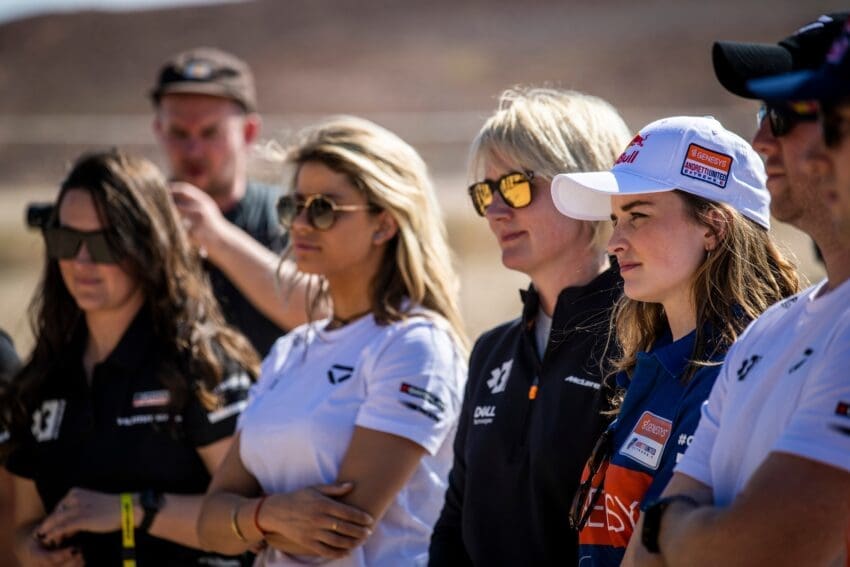 L-R: Sara Price (USA), Segi TV Chip Ganassi Racing, Christine 'GZ' Giampaoli Zonca (ESP), Veloce Racing, Emma Gilmour (NZL), McLaren Extreme E, and Catie Munnings (GBR), Genesys Andretti United Extreme E