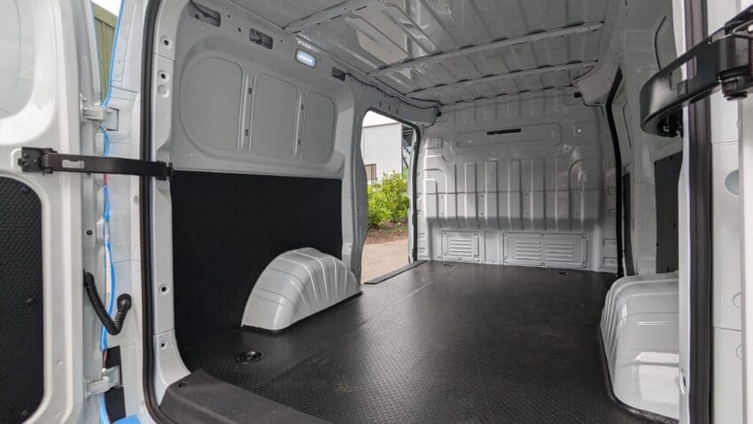 Maxus eDeliver 5 cargo area