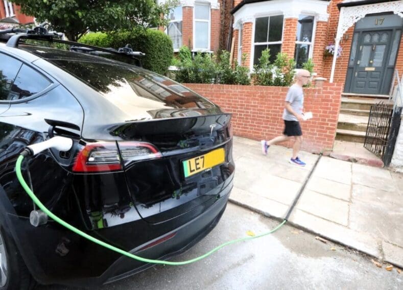 We need rapid rule changes to unlock on-street charging potential