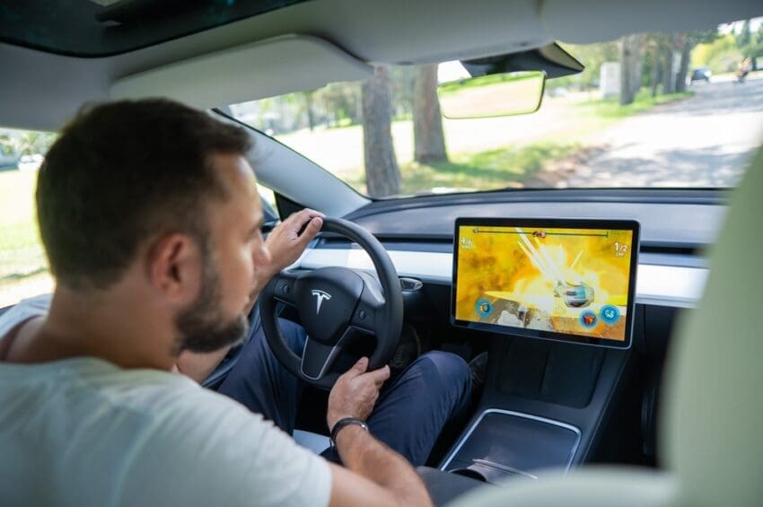 Charging Stations and Chill: Top Online Games to Play While You Wait