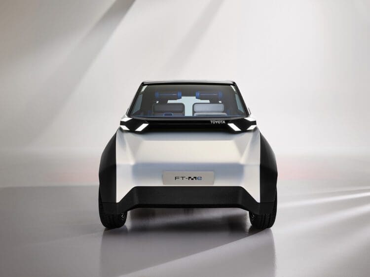 toyot-ft-me-concept-front-view