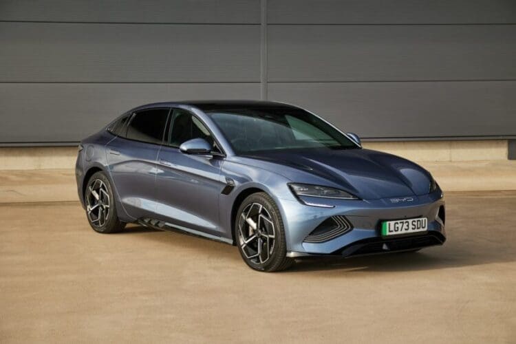 BYD megawatt charging will add a mile a second to rival ICE fuelling times