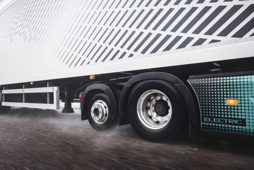 The-Volvo-FH-aero-truck-e-axle