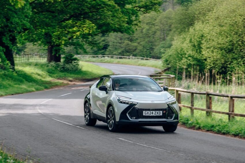 toyotra-c-hr-phev-review-image