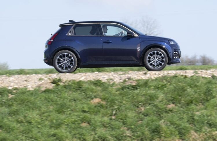 renault-5-review-driving-image