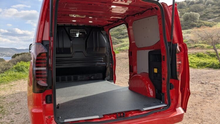Volkswagen e-Transporter cargo area