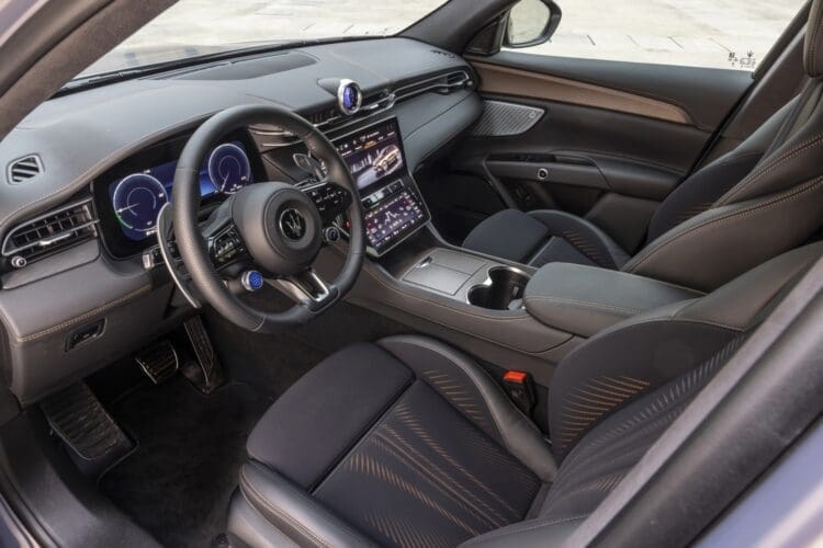maserati grecale folgore interior image
