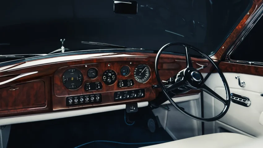 Lunaz-Rolls-Royce-Phantom-V-EV-restomod-interior