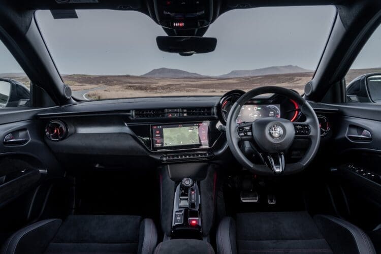 Alfa romeo junior veloce interior