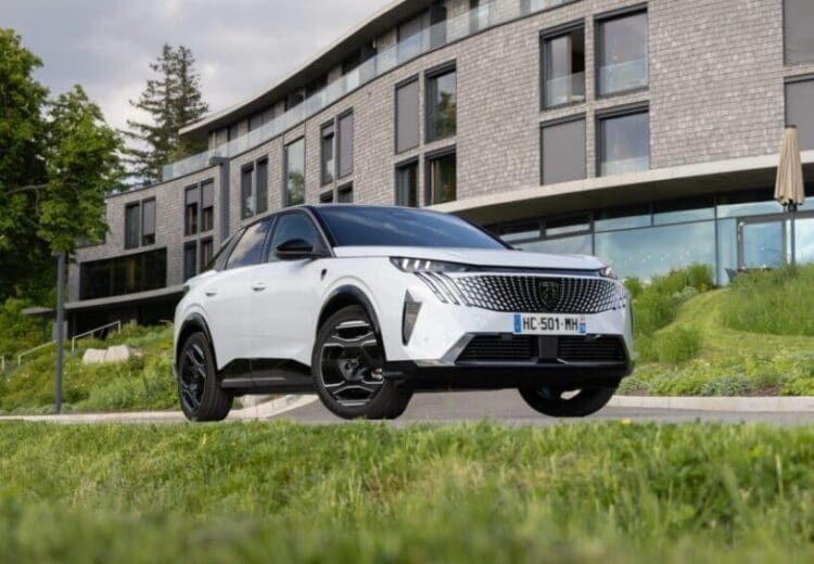 Peugeot e-3008 gets up to £10k discount