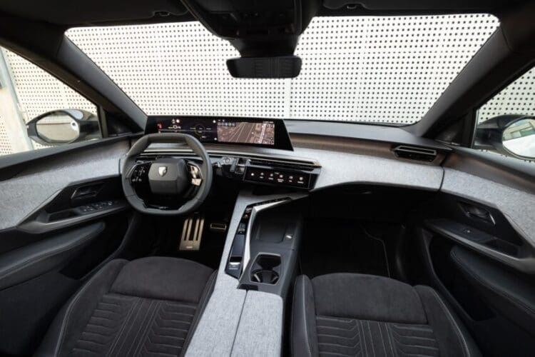 Dual-Motor-interior