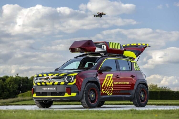 Renault Vision 4Rescue is a firefighting mobile command centre with an drone and 4×4