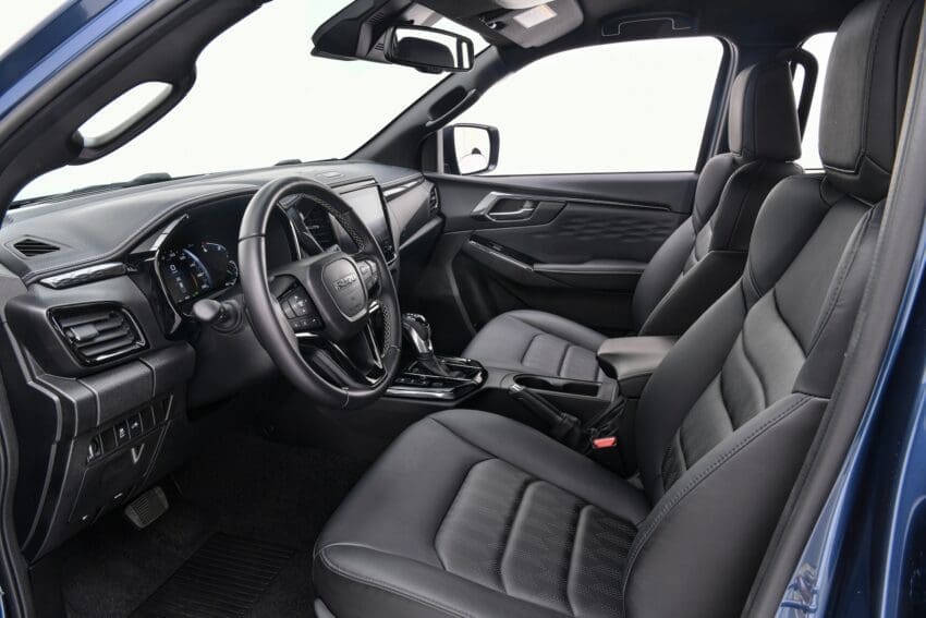 Isuzu-D-Max-EV-pick-up-truck-interior