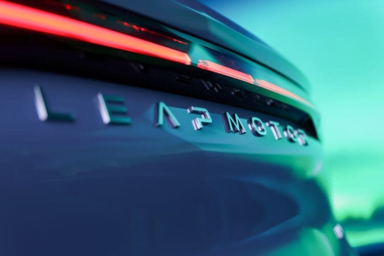 leapmotor b05 badge