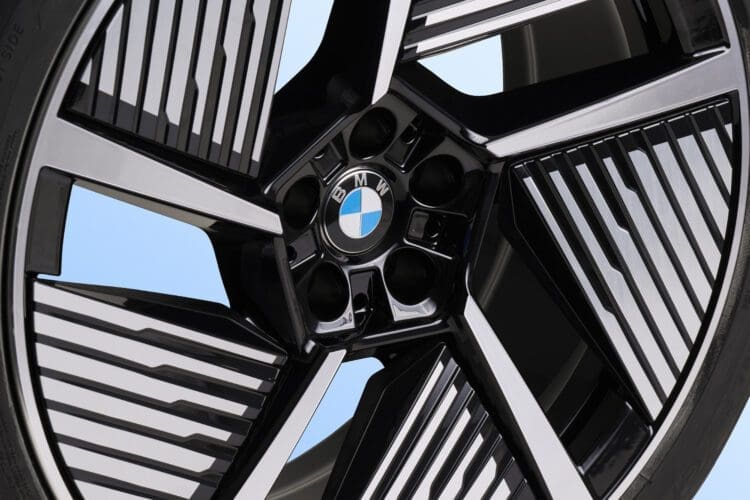 bmw ix3 wheel close-up