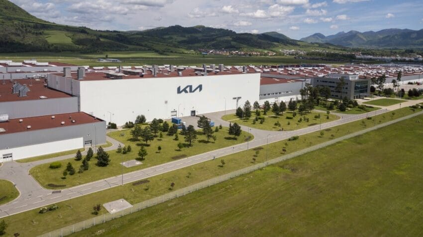 Kia-EV4-hatchback-factory-Slovaki