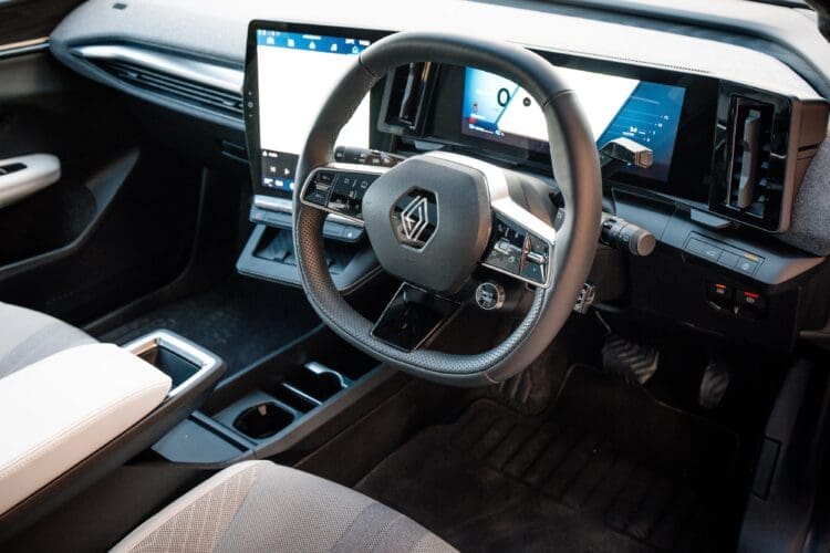 renault scenic long-term review interior image