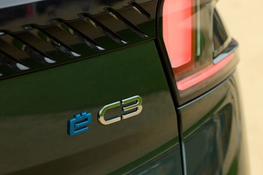 Citroen-e-c3-Aircross-montana-green-detailing