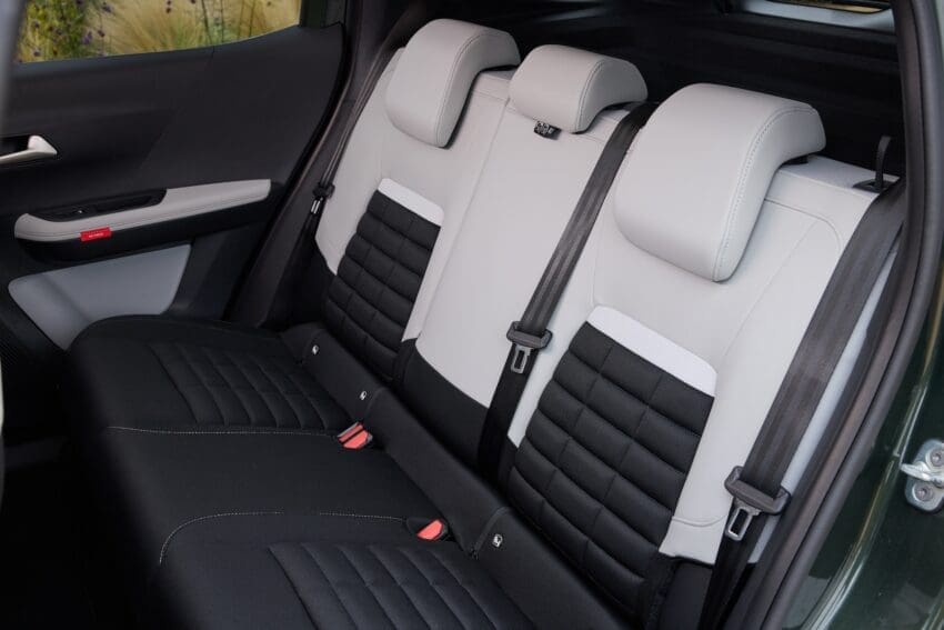 Citroen-e-c3-Aircross-montana-rear-seats