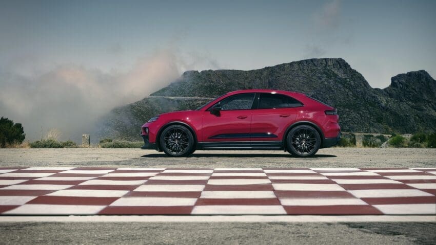 Porsche-Macan-GTS-Electric-profile