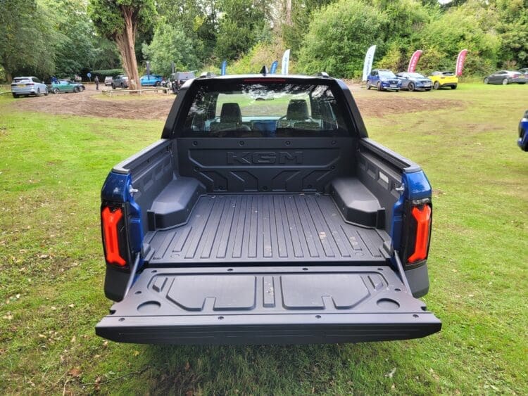 kgm musso ev load bed