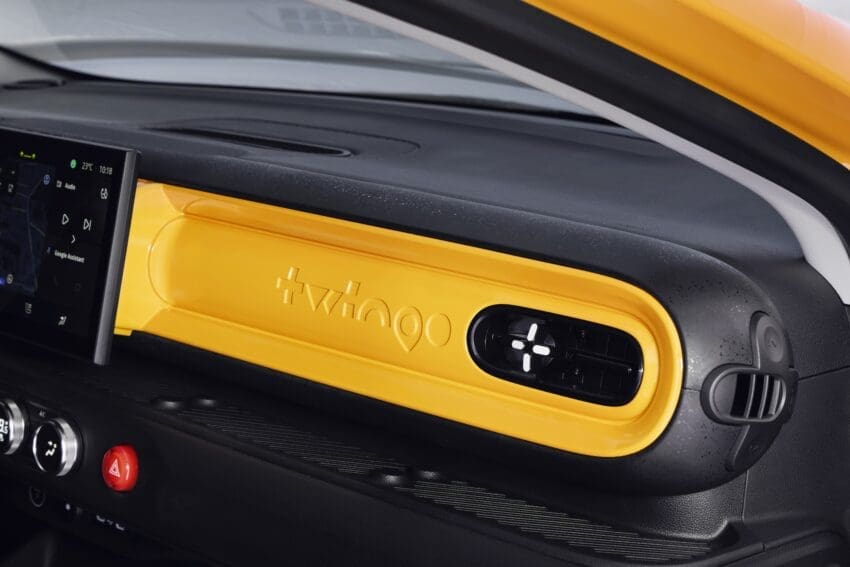 New-Renault-Twingo-EV-2026-interior-dashboard-detailing