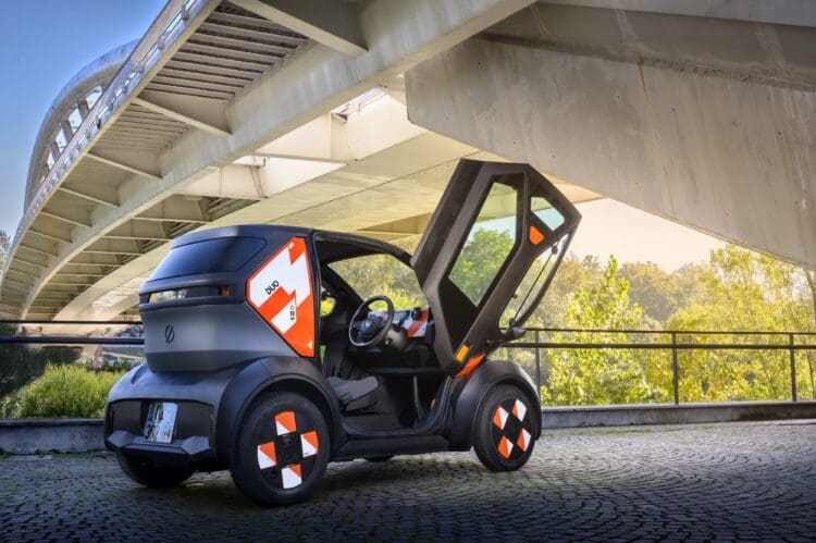 renault mobilize duo rear view
