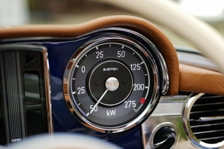 Everrati Mercedes W113 Pagoda interior detailing