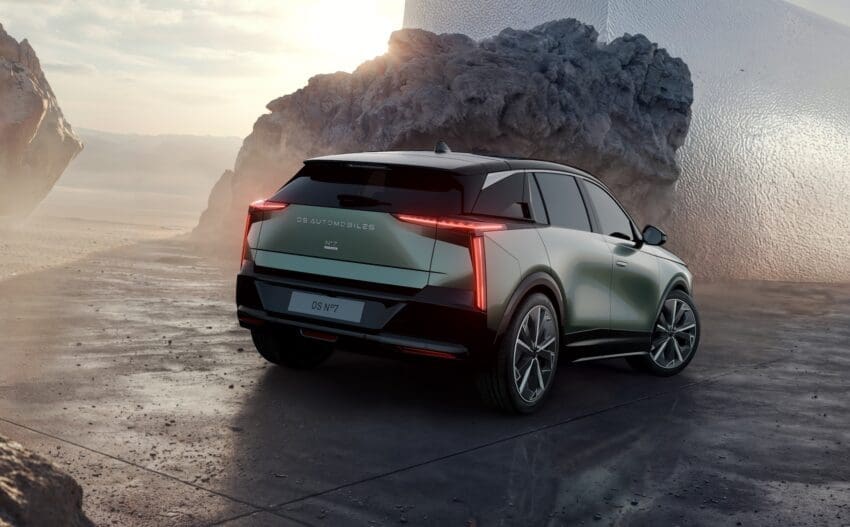 DS No7 SUV rear view