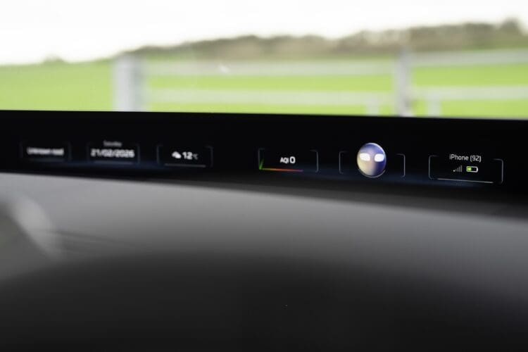 BMW iX3 panoramic vision display