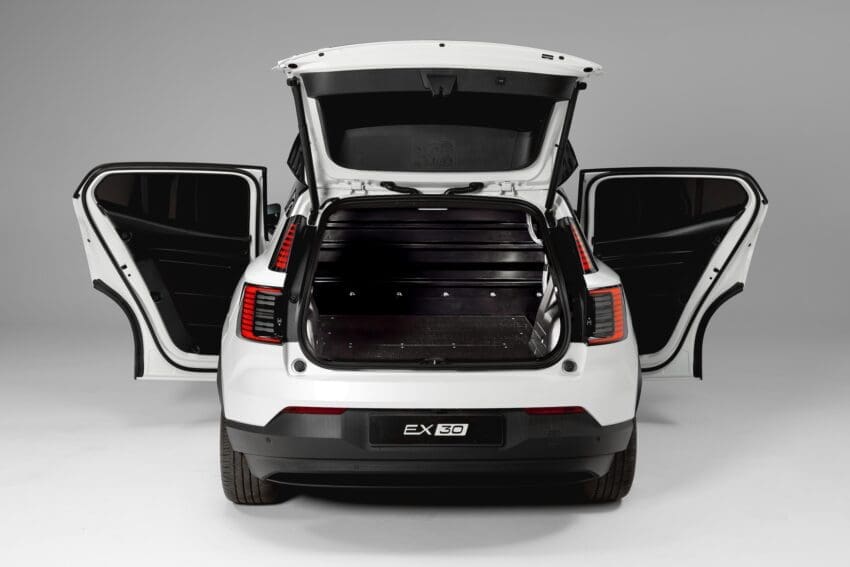 Volvo EX30 Cargo minivan loading space.jpg
