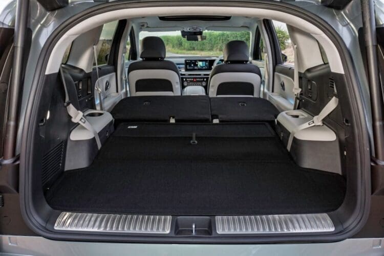 Hyundai Ioniq 9 boot space