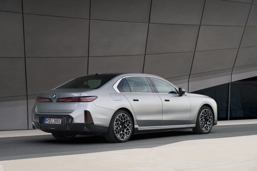 New BMW i7 rear design