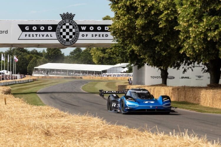 The electric ID.R is the first car to complete the Hillclimb in less than 40 seconds.