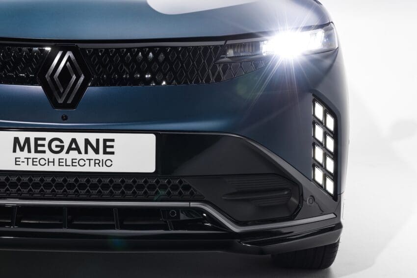 New-Renault-Megane-EV-2026-DRLs