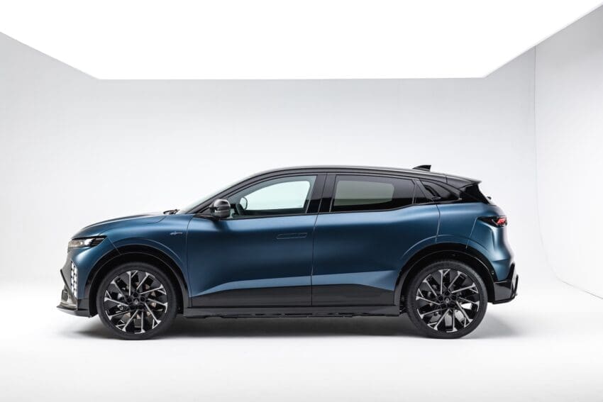 New Renault Megane side profile