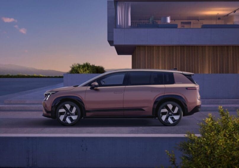 Skoda Peaq SUV side profile 