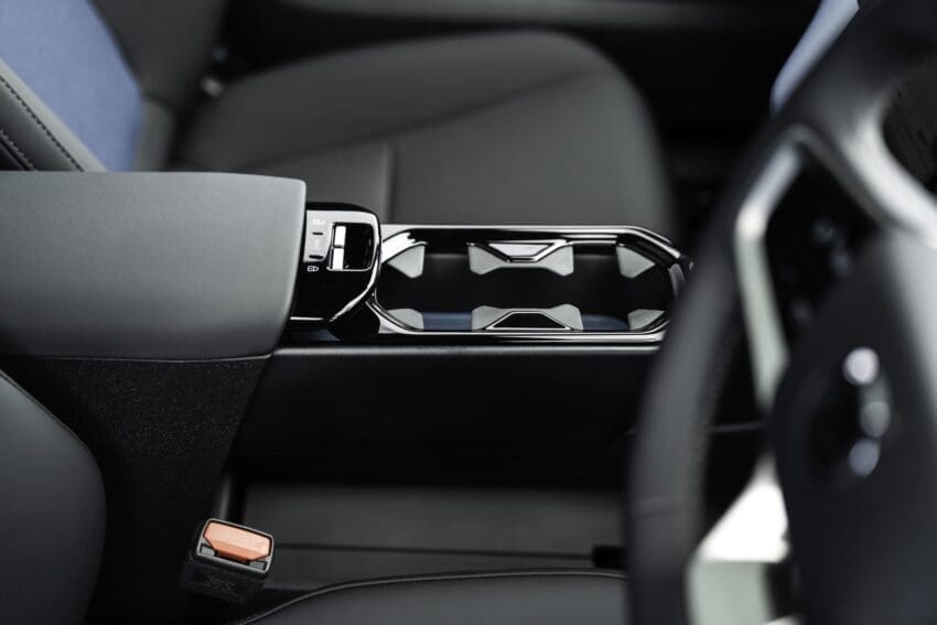 Volvo EX30 Cross Country window switches
