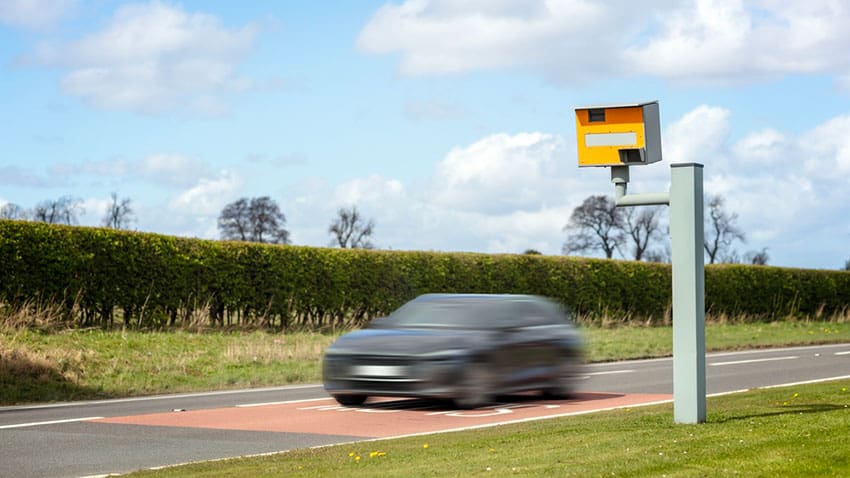 There are plenty of speed camera detectors out there for electric car drivers, and choosing the right one is not always straightforward. Different devices offer different features, coverage levels and price points, which can make the decision feel more complicated than it needs to be.