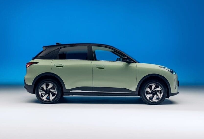 Geely EX2 side profile