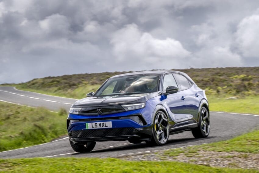Vauxhall Mokka GSE review in Colibri Blue