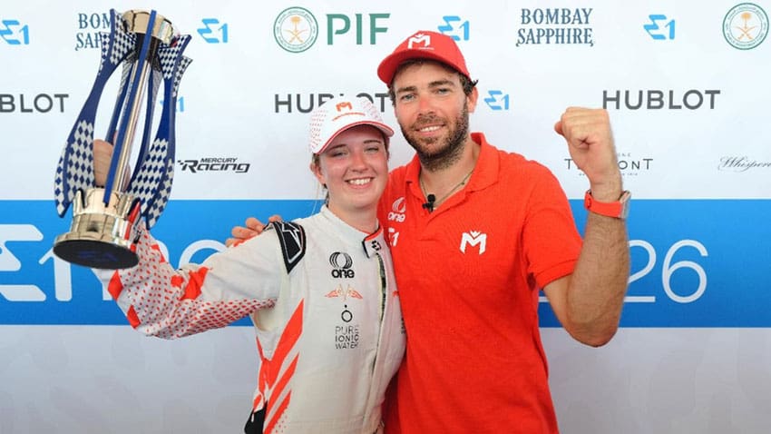 The youngest pilot on the grid, Oban Duncan, snatched top spot on the final lap to put Team Monaco at the front for Saturday's home race.